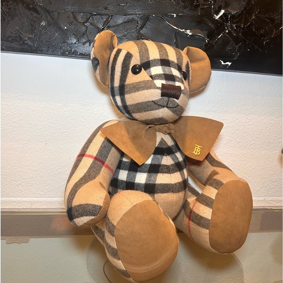 NewBURBERRY Thomas Bear Large Cashmere Item Number 80651931 Regular Price $3,490 - Picture 5 of 13